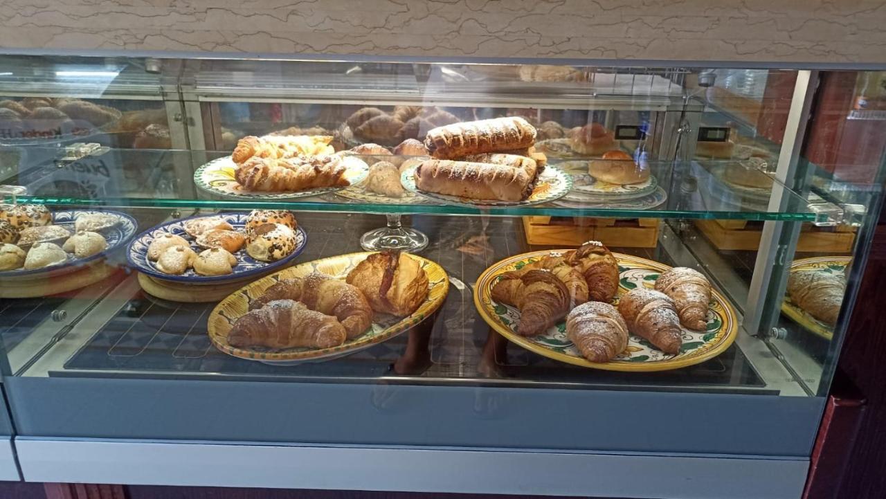 シャッカ Le Vie Del Centro Bed & Breakfast エクステリア 写真