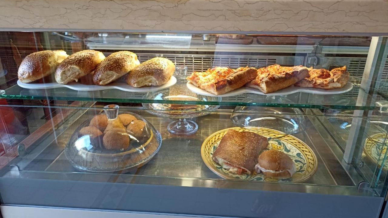 シャッカ Le Vie Del Centro Bed & Breakfast エクステリア 写真